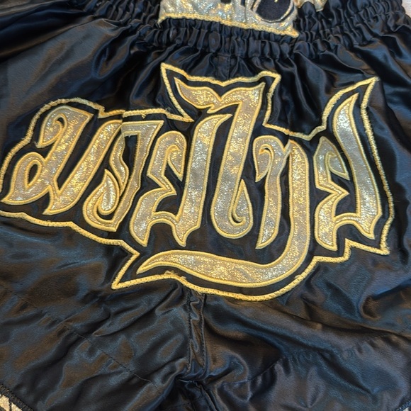 MUAY THAI SHORTS - Picture 2 of 9